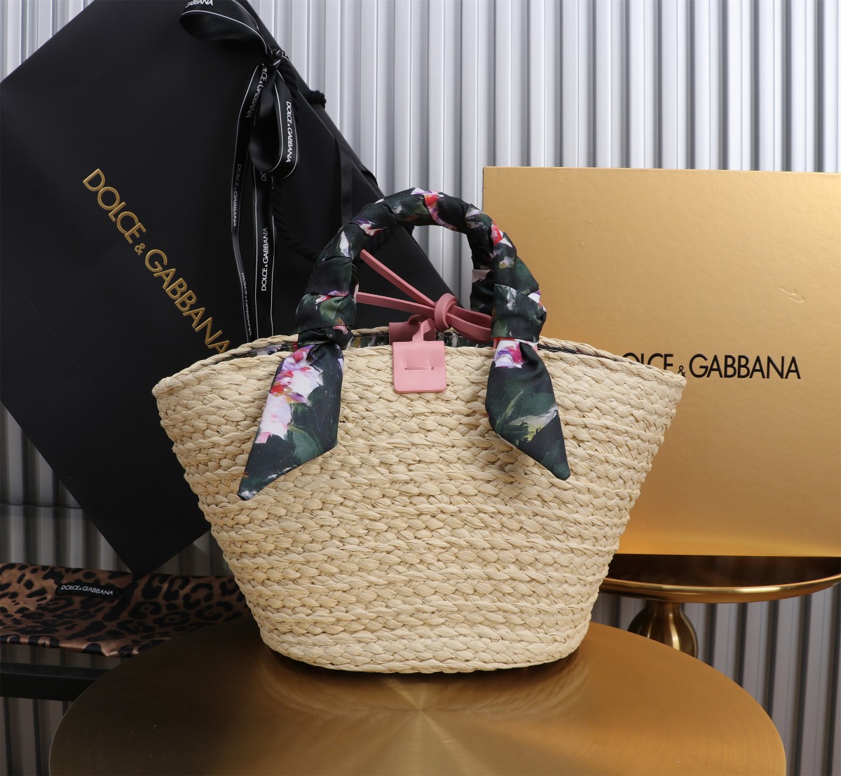 ドルチェ・アンド・ガッバーナ「D&G」 大容量タン トートバッグ