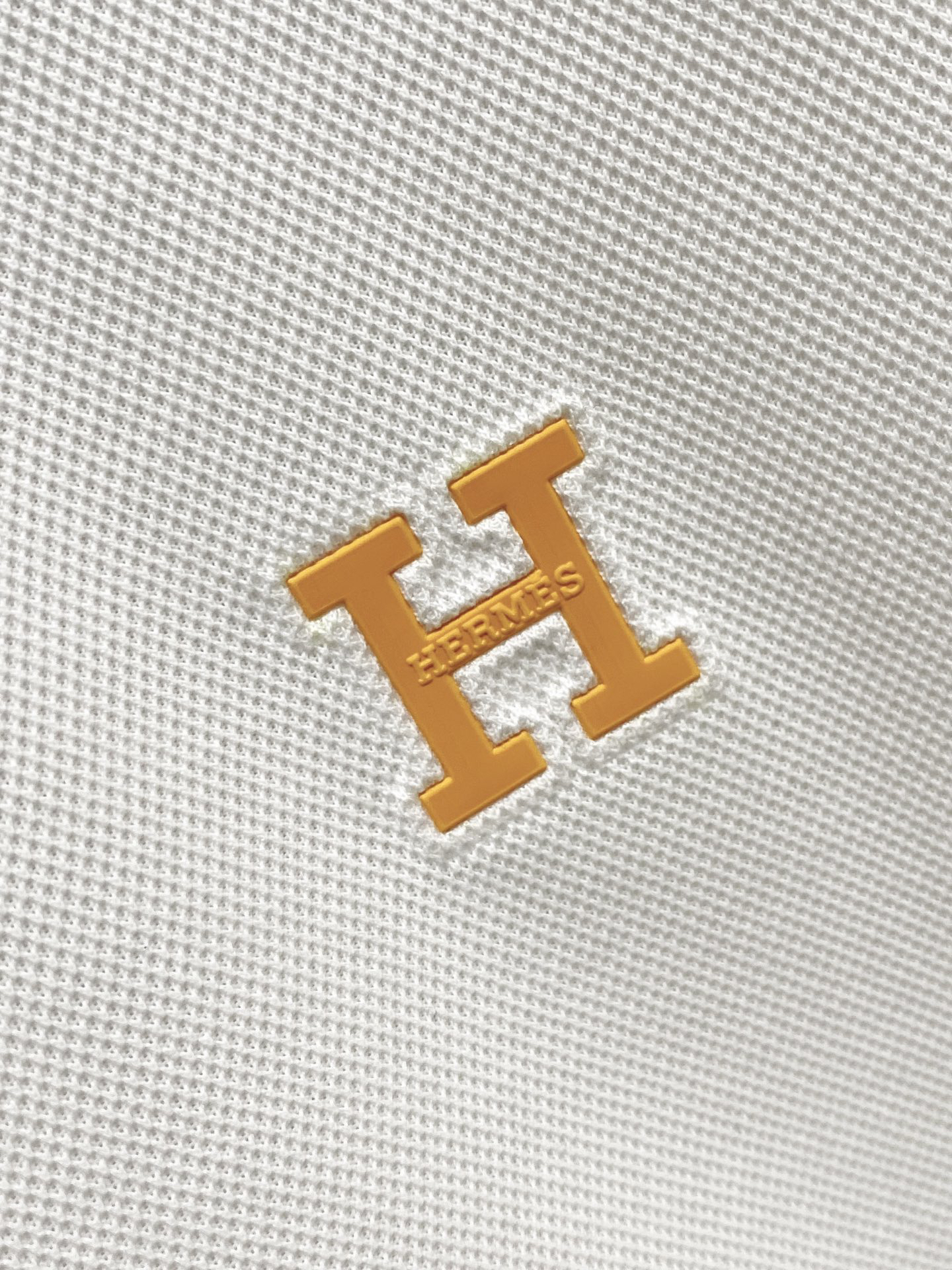 エルメス「Hermès」2025 サマーコレクション メンズ ロゴ入りポロシャツ