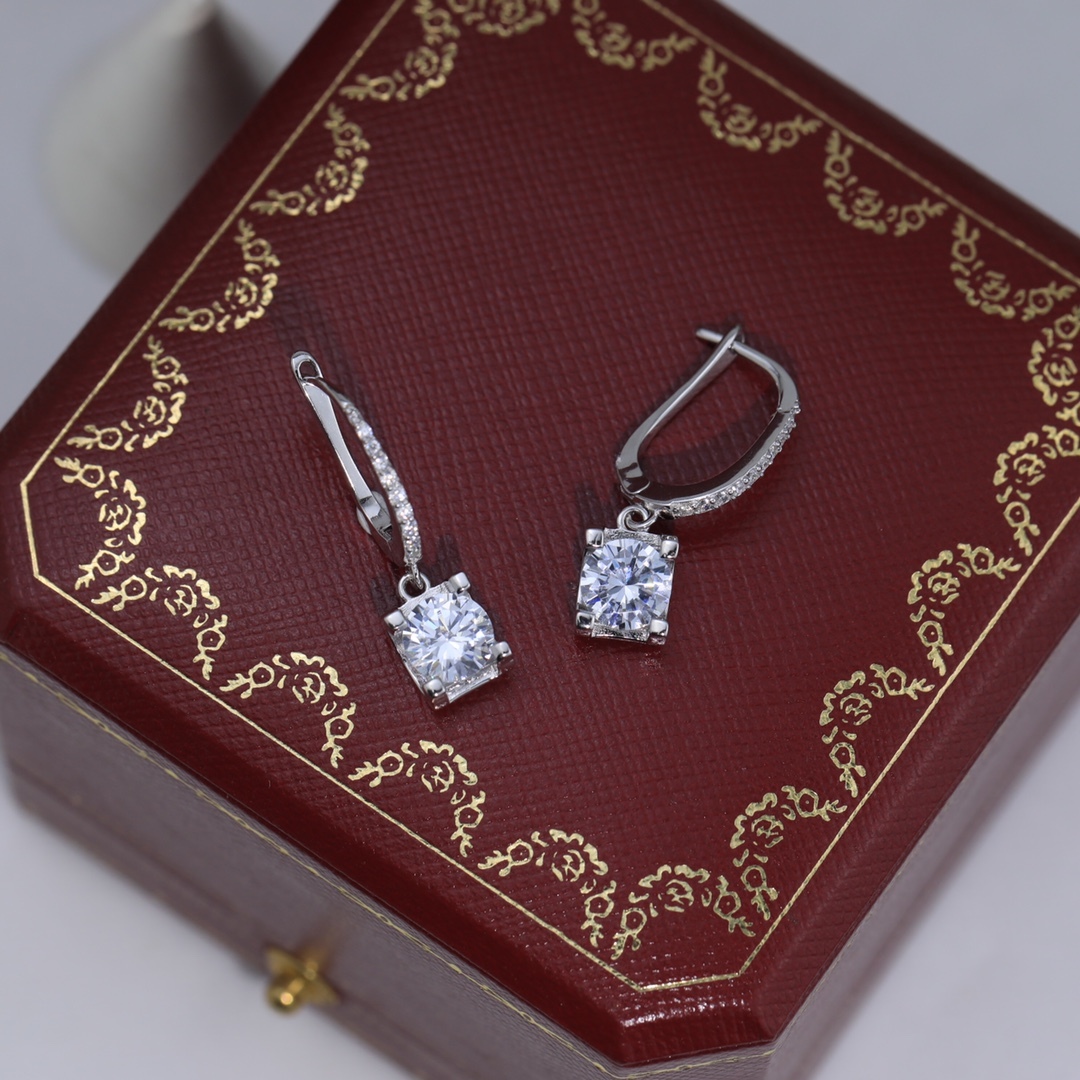 カルティエ「Cartier」ラブ シングルダイヤモンド ホーン ピアス