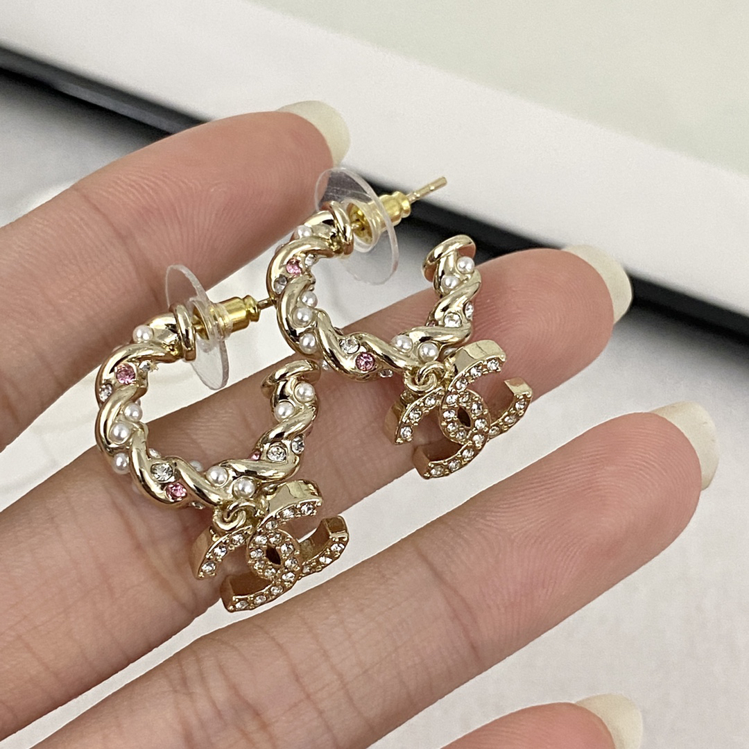 シャネル「Chanel」ツイストパール＆ピンクダイヤモンド ピアス