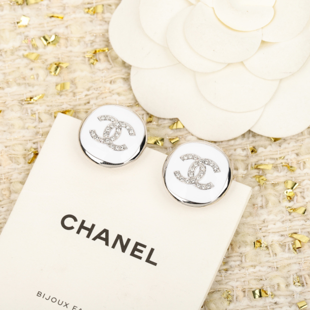 シャネル「Chanel」ラウンドエナメルCC ピアス