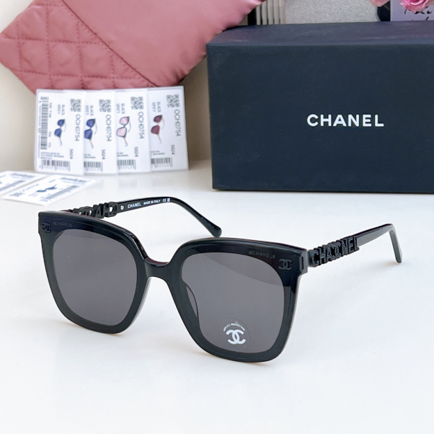 シャネル「Chanel」スクエア フレーム ダブルCC サングラス