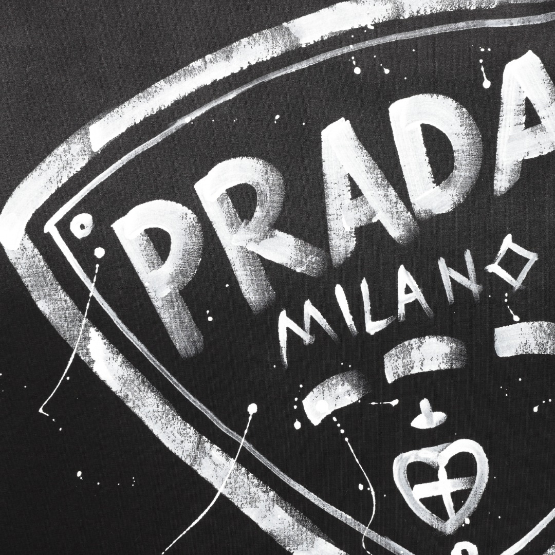 プラダ「Prada」 グラデーション ハンドペイント レター クルーネックTシャツ