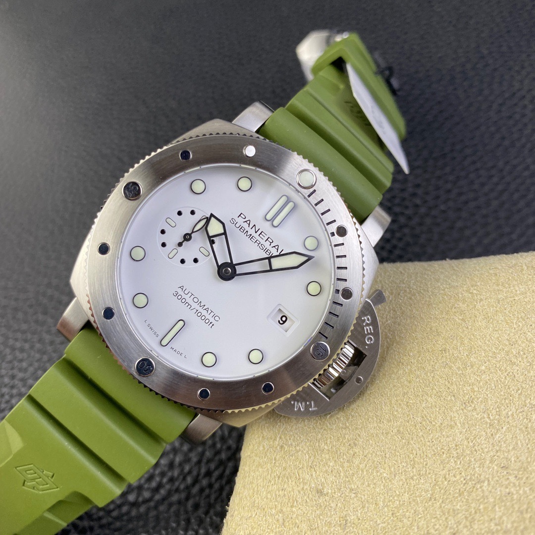 パネライ「Panerai」ルミノール マリーナ クロノグラフ ウォッチ 44mm