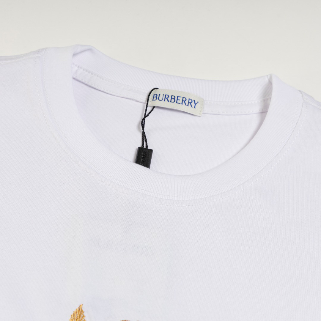 バーバリー「Burberry」ゴールドリーフ ロゴ クルーネック Tシャツ