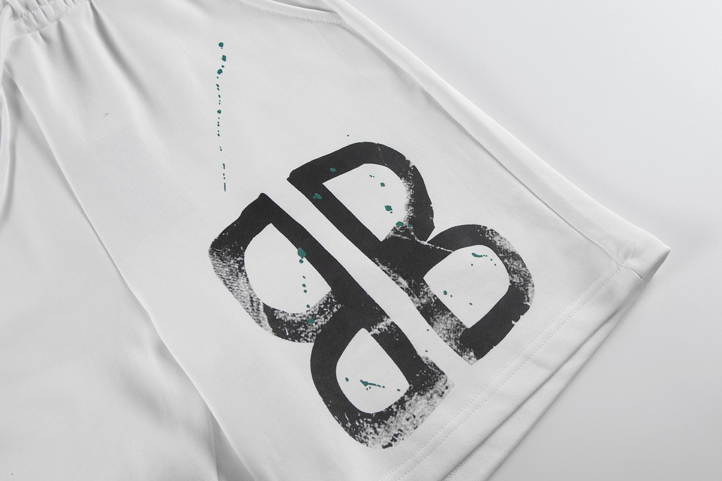 バレンシアガ「Balenciaga」2025のトレンドモーグルパンツ