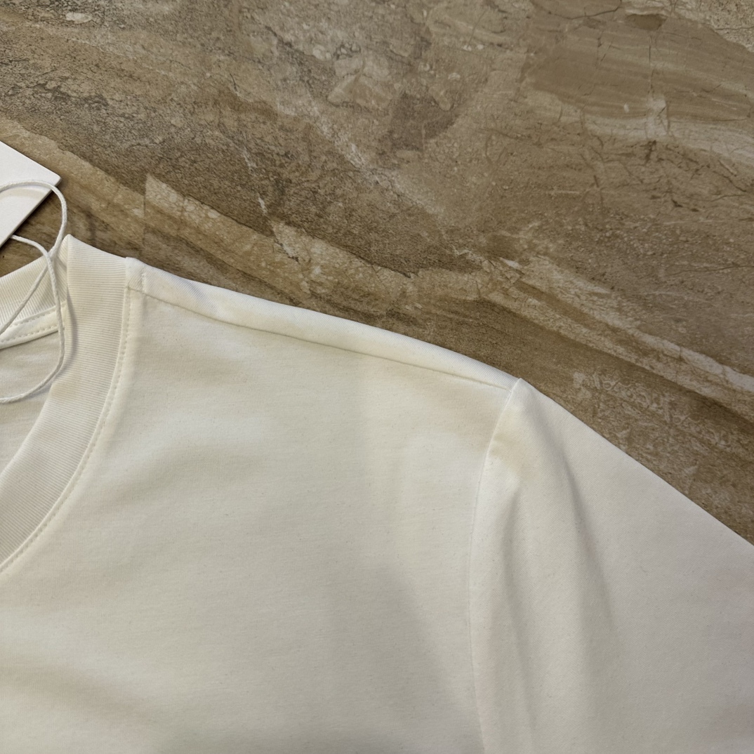 ヴァレンティノ「Valentino」クルーネック半袖Tシャツ