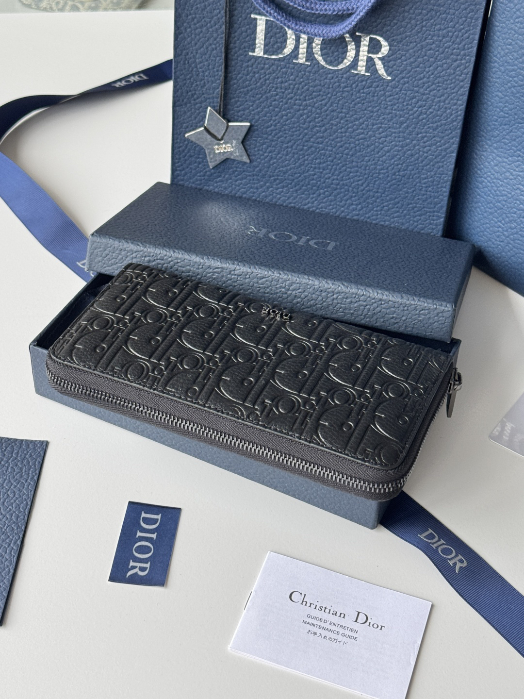 ディオール「Dior」ジップアラウンド ロングウォレット