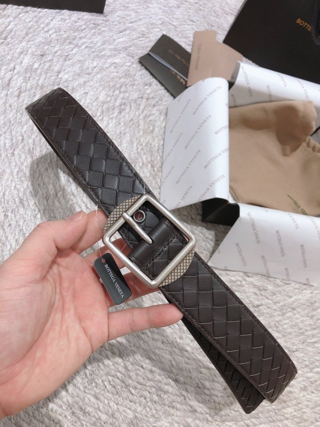 ボッテガ ヴェネタ「Bottega Veneta」プレミアムレザー ベルト