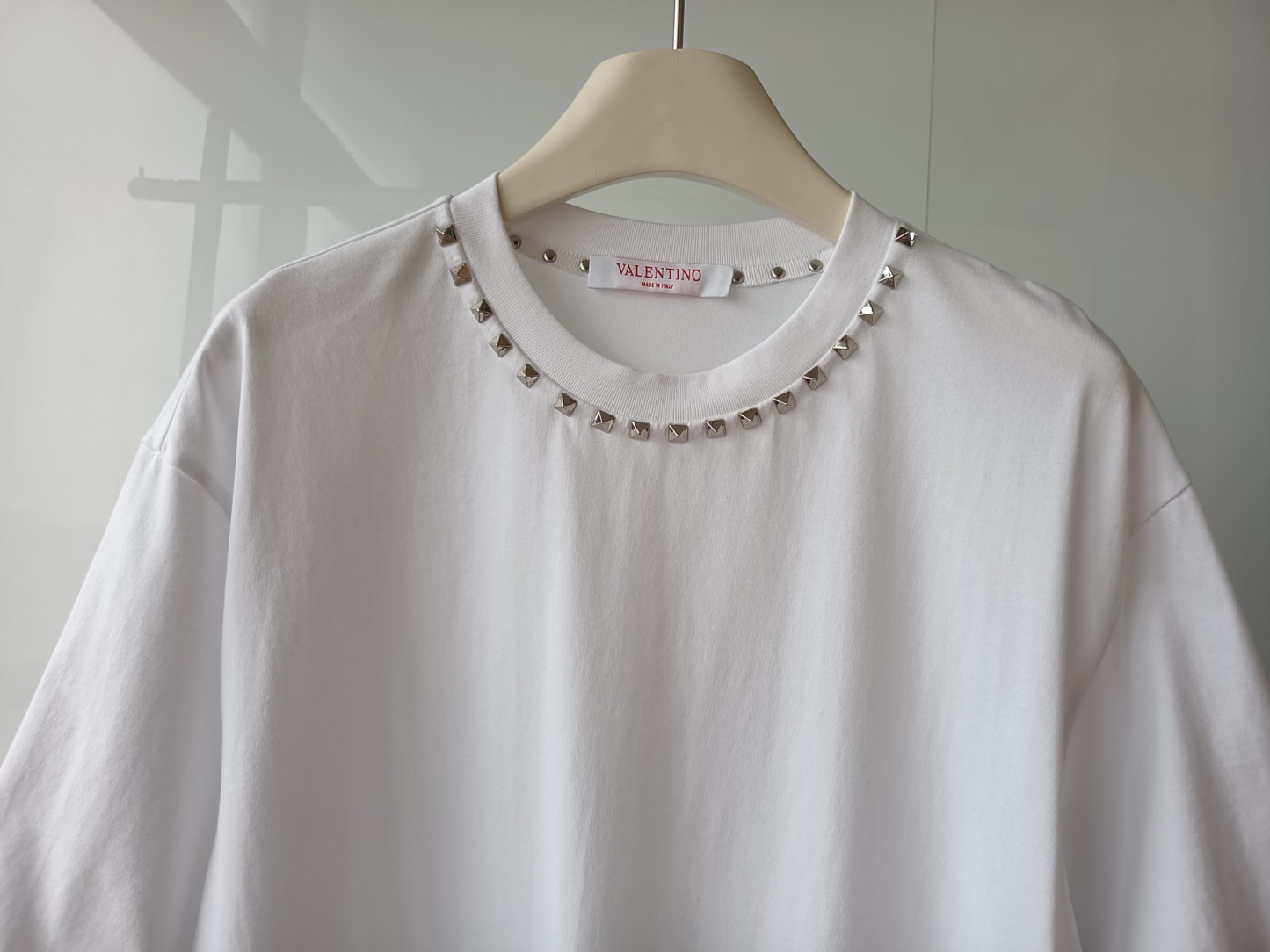 ヴァレンティノ「Valentino」 クラシックシンプルリベットコットン丸首半袖