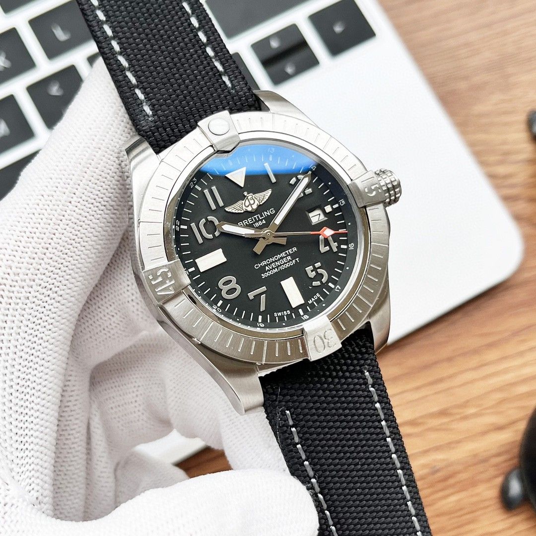 ブライトリング［Breitling］アベンジャー オートマティック43mm 腕時計