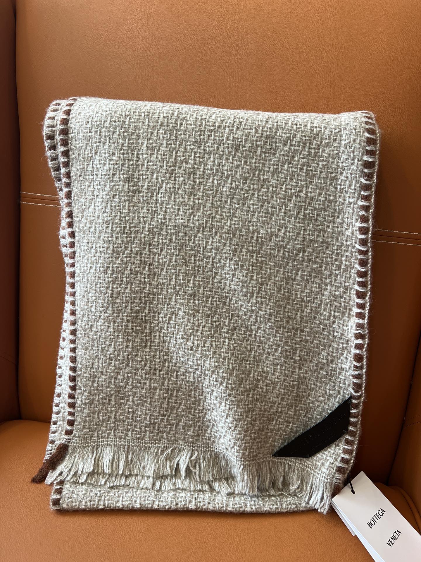 ボッテガ ヴェネタ「Bottega Veneta」イントレチャート キャシュミール マフラー30x180cm