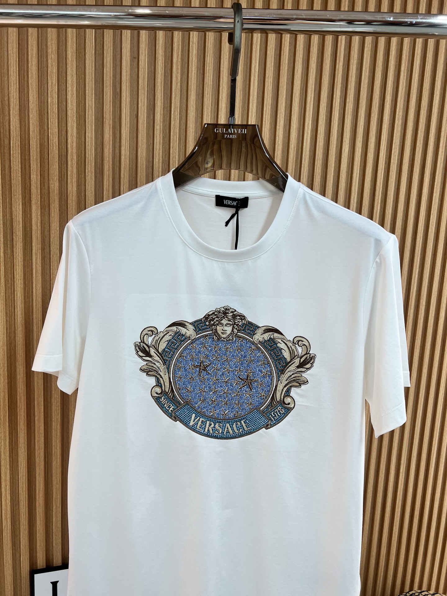 ヴェルサーチ「Versace」メドゥーサ1978 スワロフスキー刺繍Tシャツ