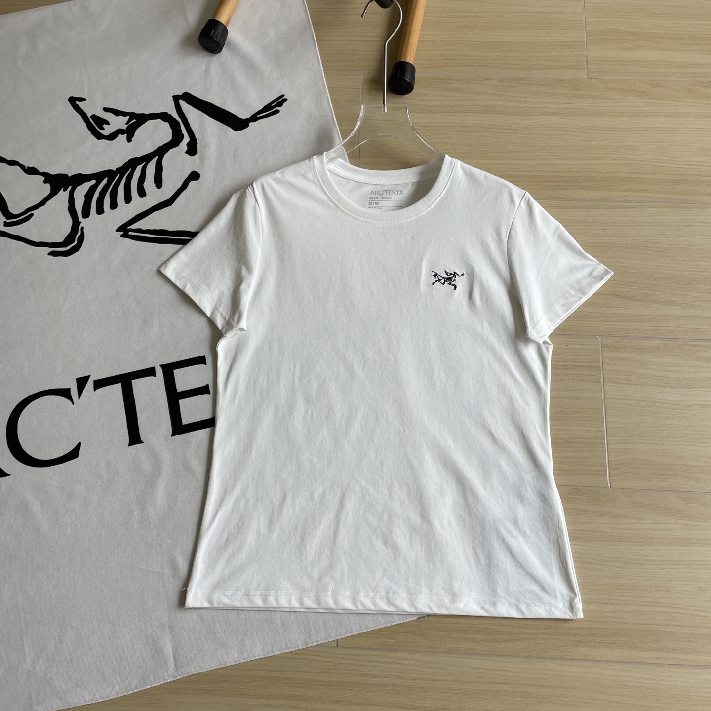 【ワンフォーワン】アークテリクス「ARC'TERYX」Taema 刺繍ロゴ Tシャツ【在庫僅少】