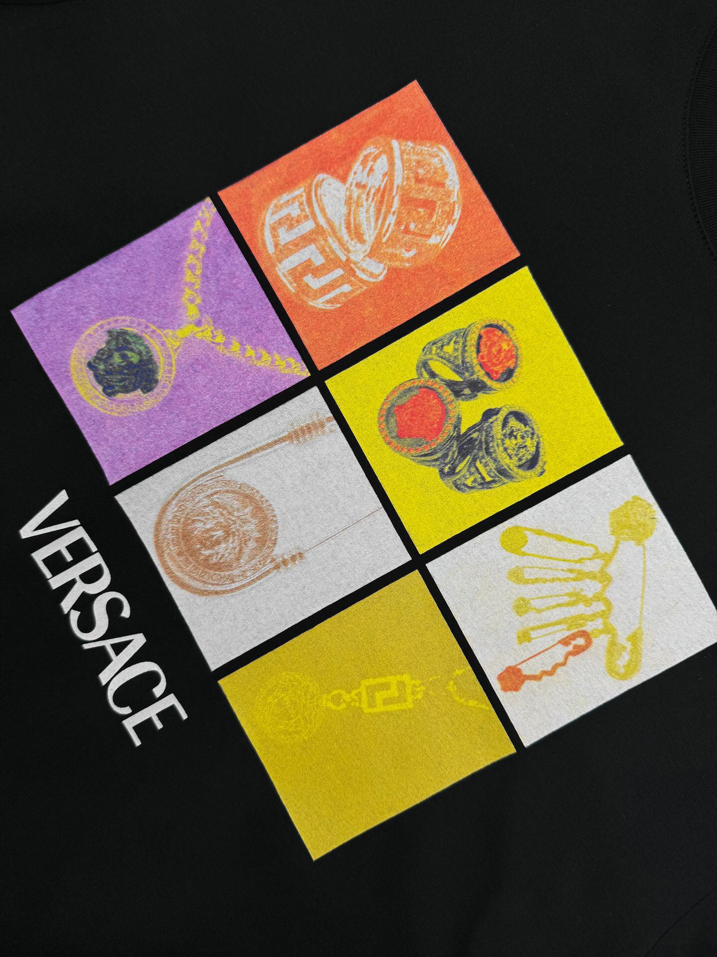 ヴェルサーチ「Versace」シグネチャー プリントTシャツ