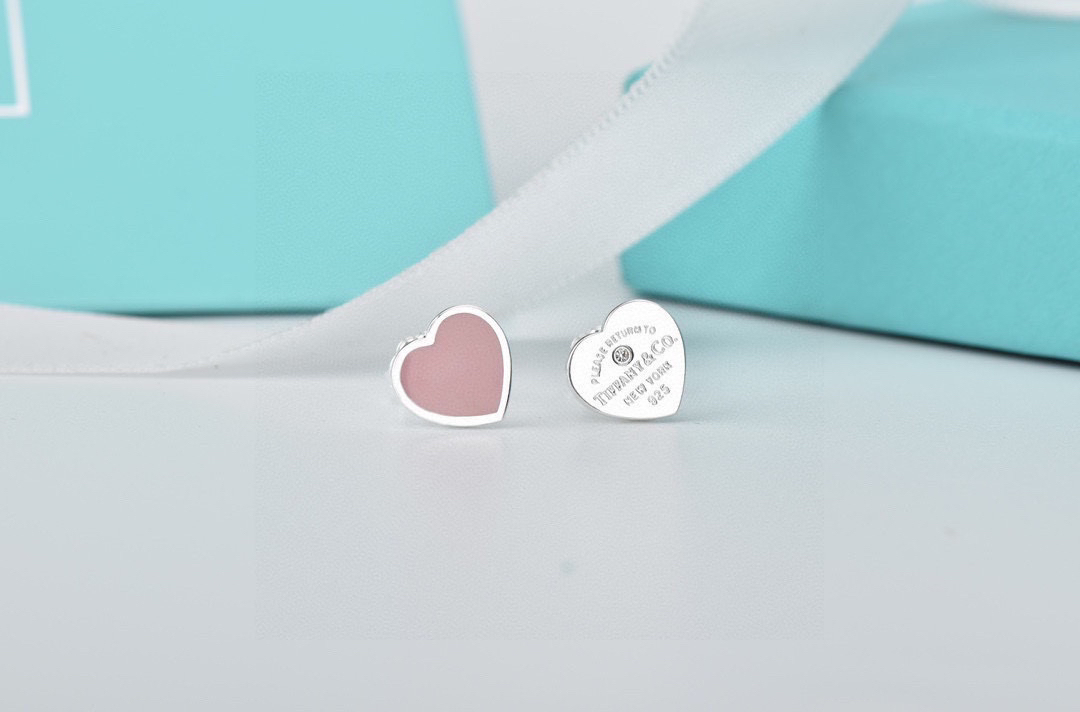 ティファニー「Tiffany & Co.」ハートエナメル アシンメトリーイヤリング