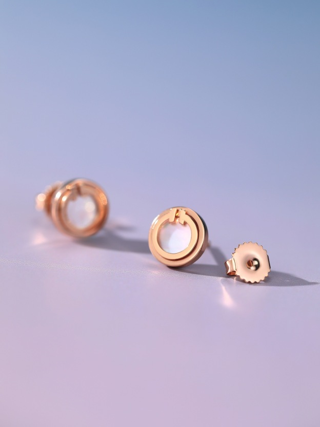 ティファニー「Tiffany & Co.」T ダイヤモンドサークルスタッドピアス