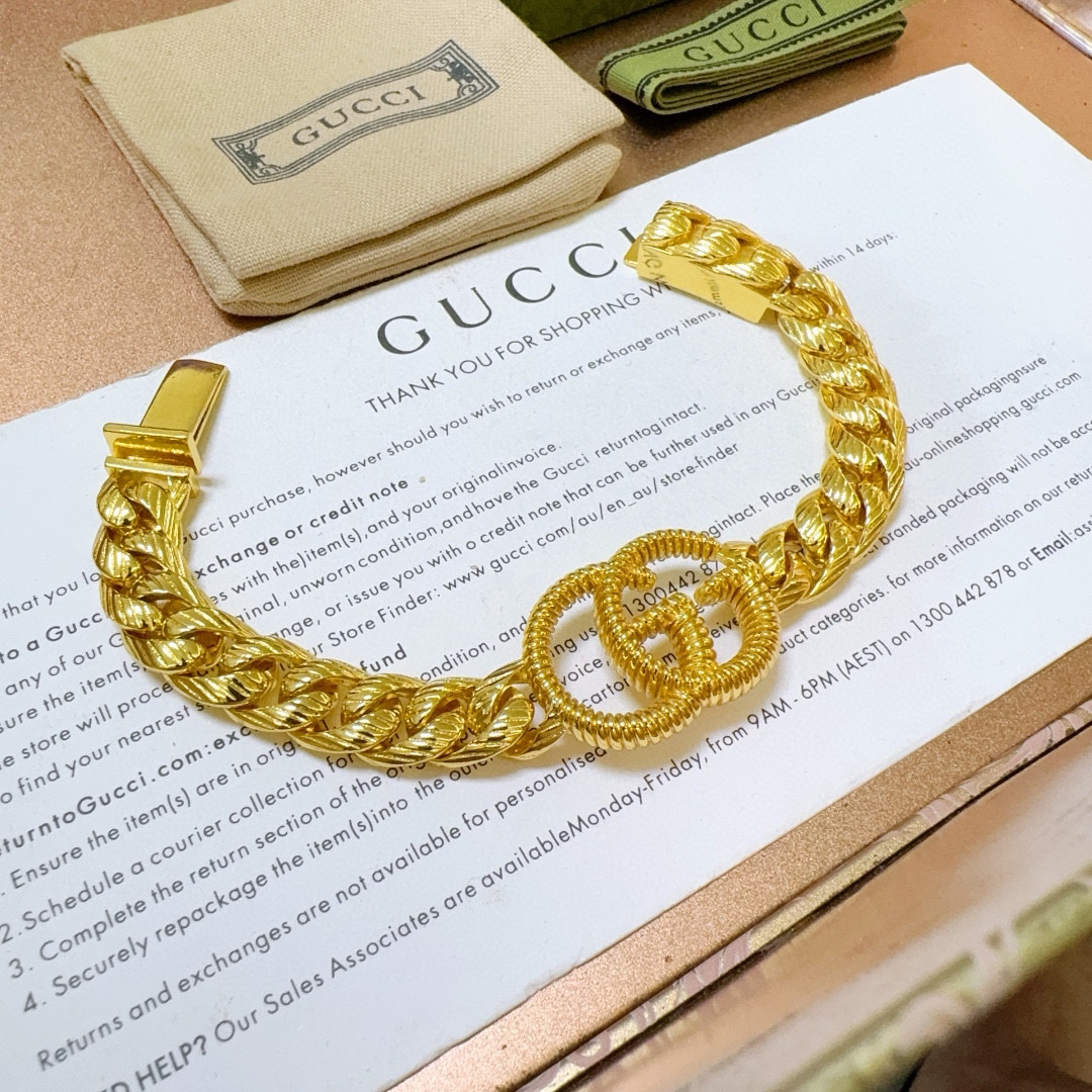 グッチ「Gucci」グッチ インターロッキングC ブレスレット