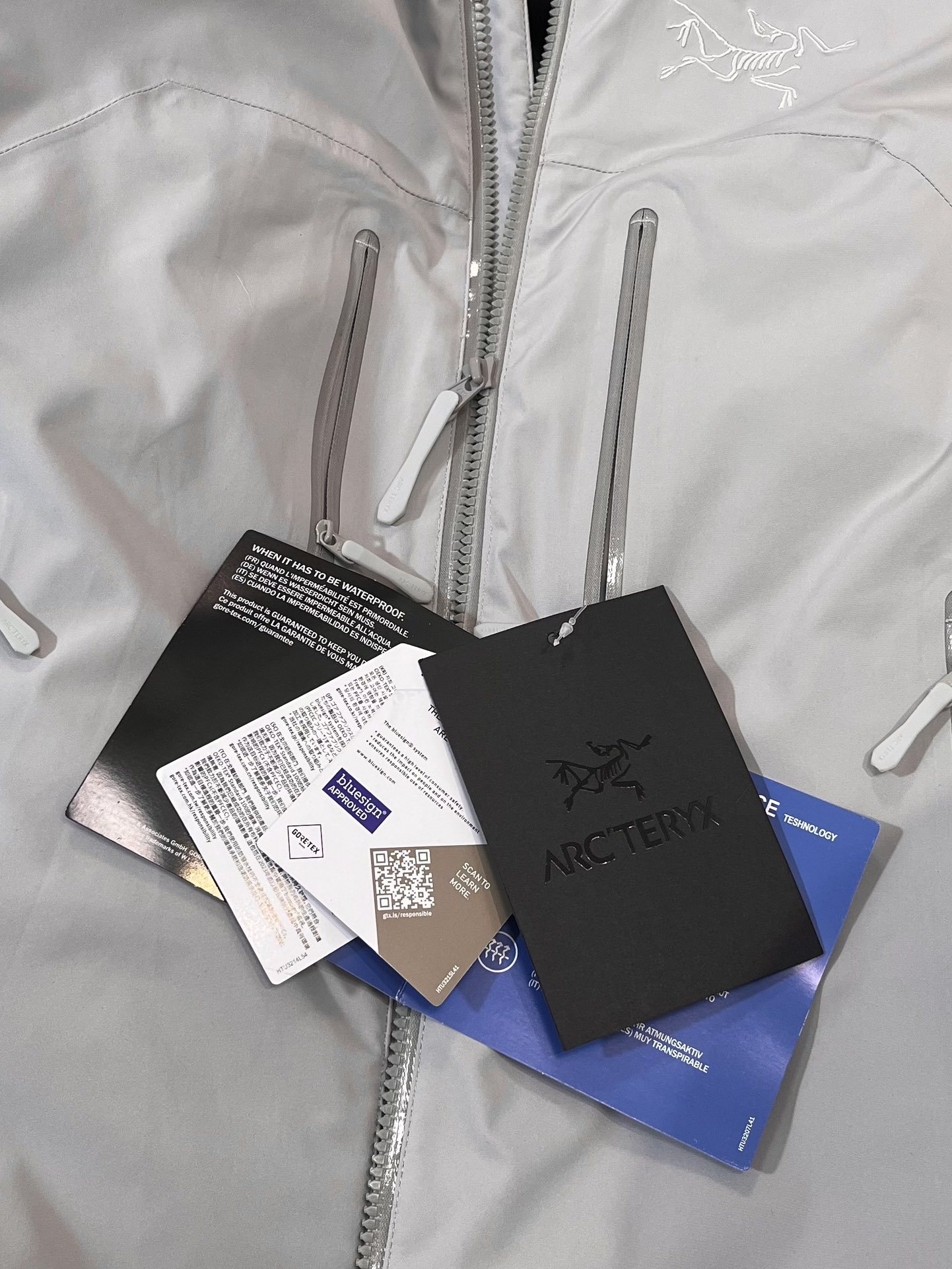アークテリクス「ARC'TERYX」ウィンド＆ウォータープルーフ アウトドアジャケット
