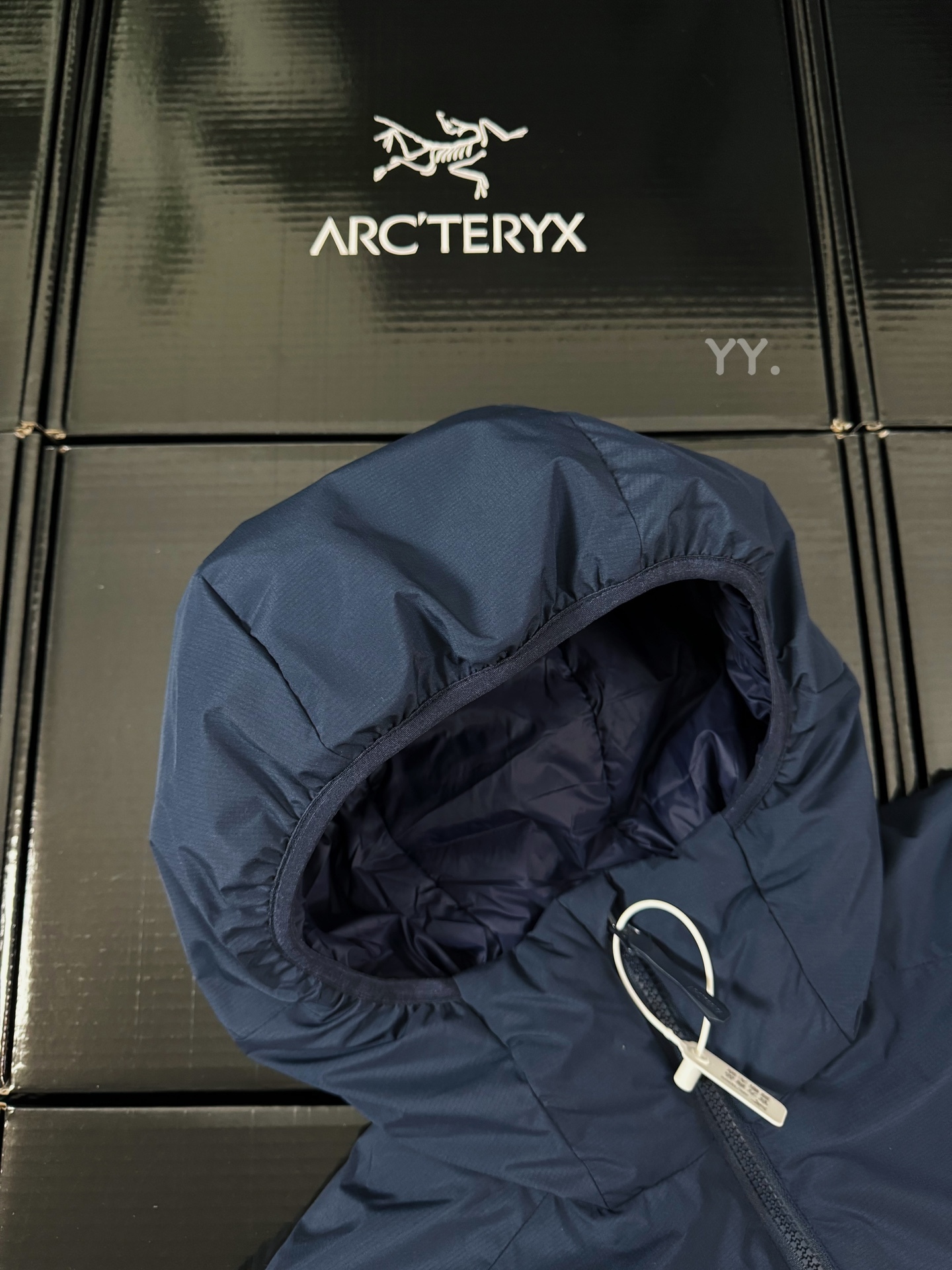 アークテリクス「ARC'TERYX」 Atom Hoody インシュレーテッドジャケット