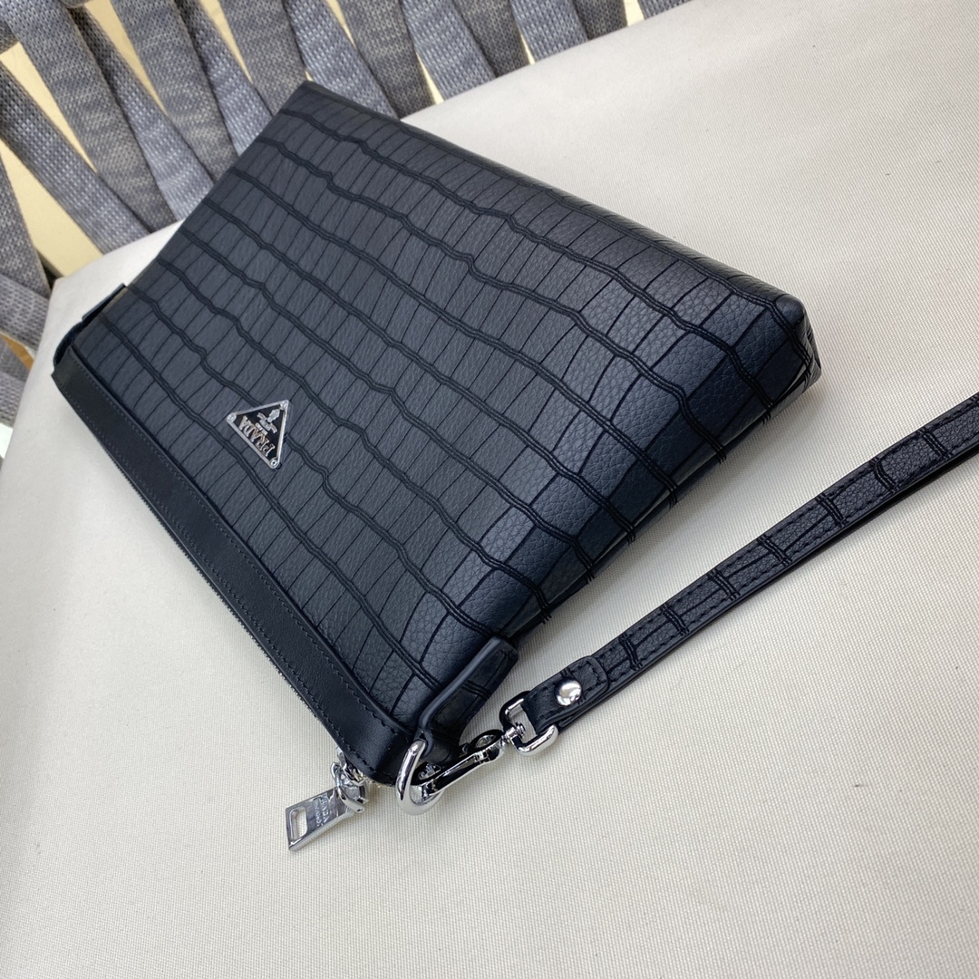 プラダ「Prada」2025春夏 リミテッドコレクション レザーポシェット ハンドバッグ