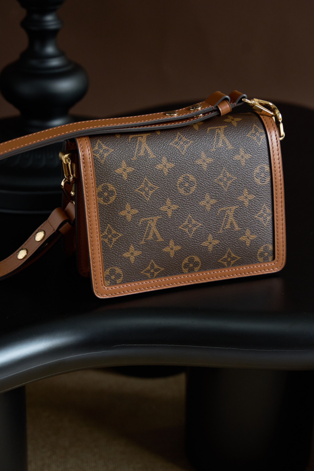 ルイ・ヴィトン「Louis Vuitton」ルイ・ヴィトン ミニ ドフィーヌ モノグラム ショルダーバッグ