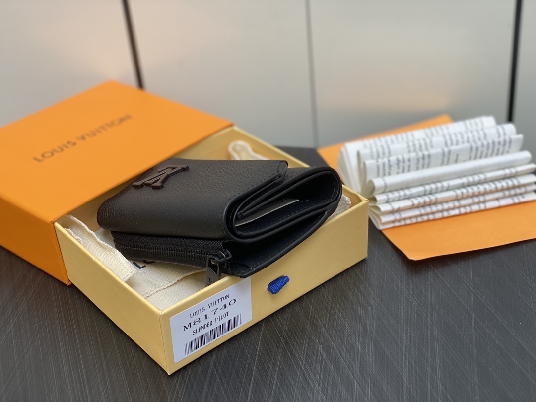 ルイ・ヴィトン「Louis Vuitton」ポルトフォイユ･パイロット