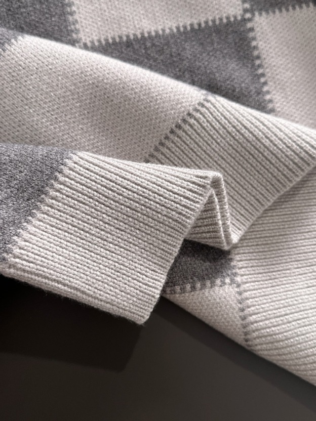 グッチ「Gucci」秋冬に欠かせないウールニットセーター