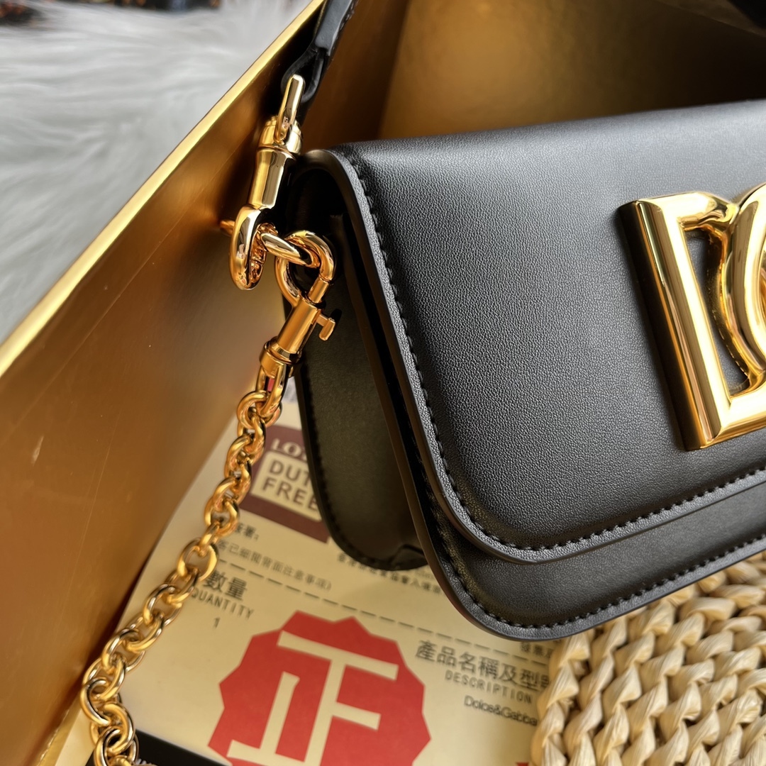 ドルチェ・アンド・ガッバーナ「D&G」シングルショルダークロスボディバッグ