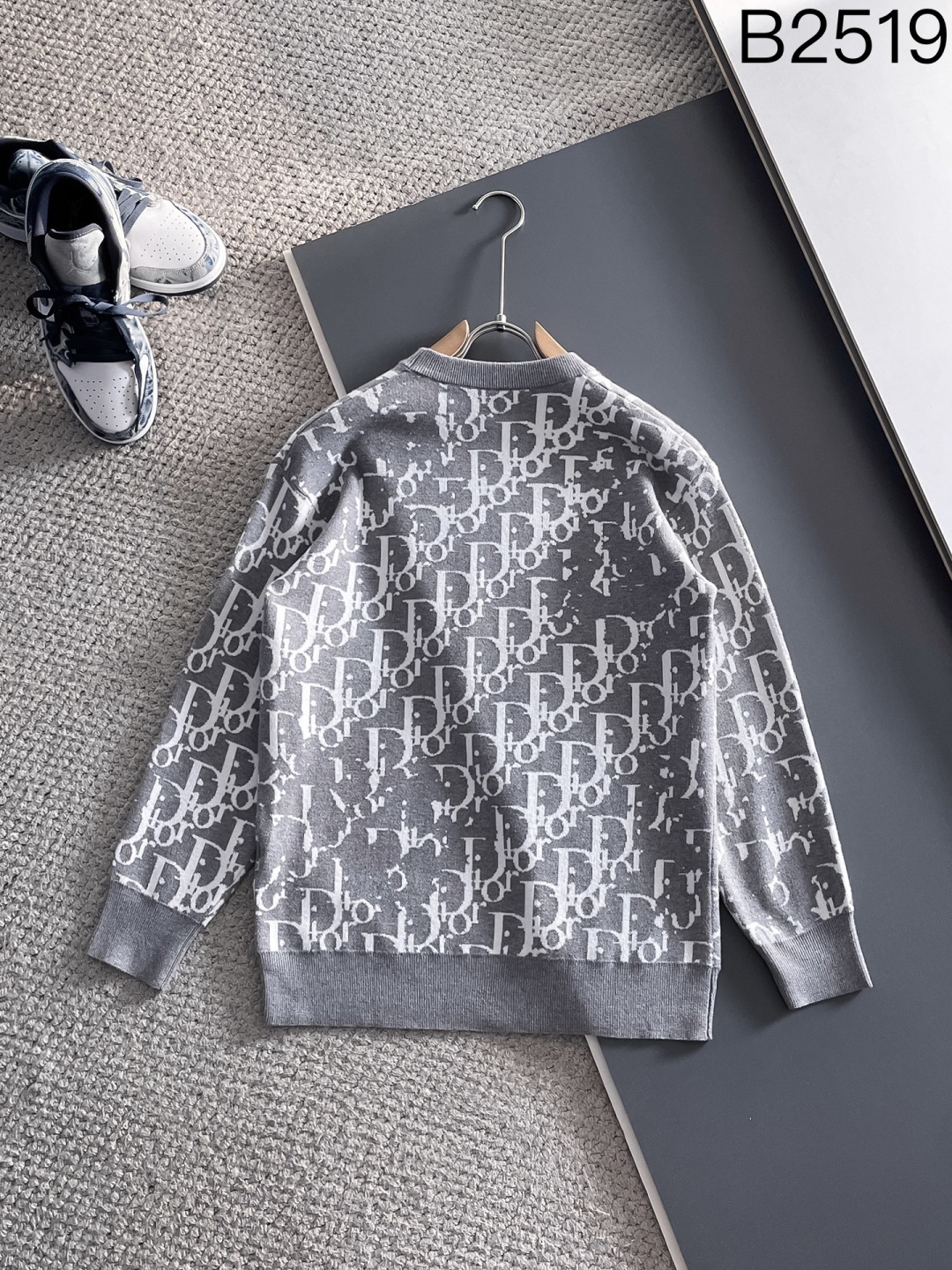 ディオール「Dior」秋冬新作ニットクルーネックセーター