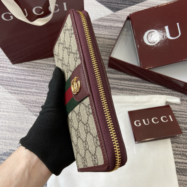 グッチ「Gucci」Ophidiaシリーズ ジッパーウォレット
