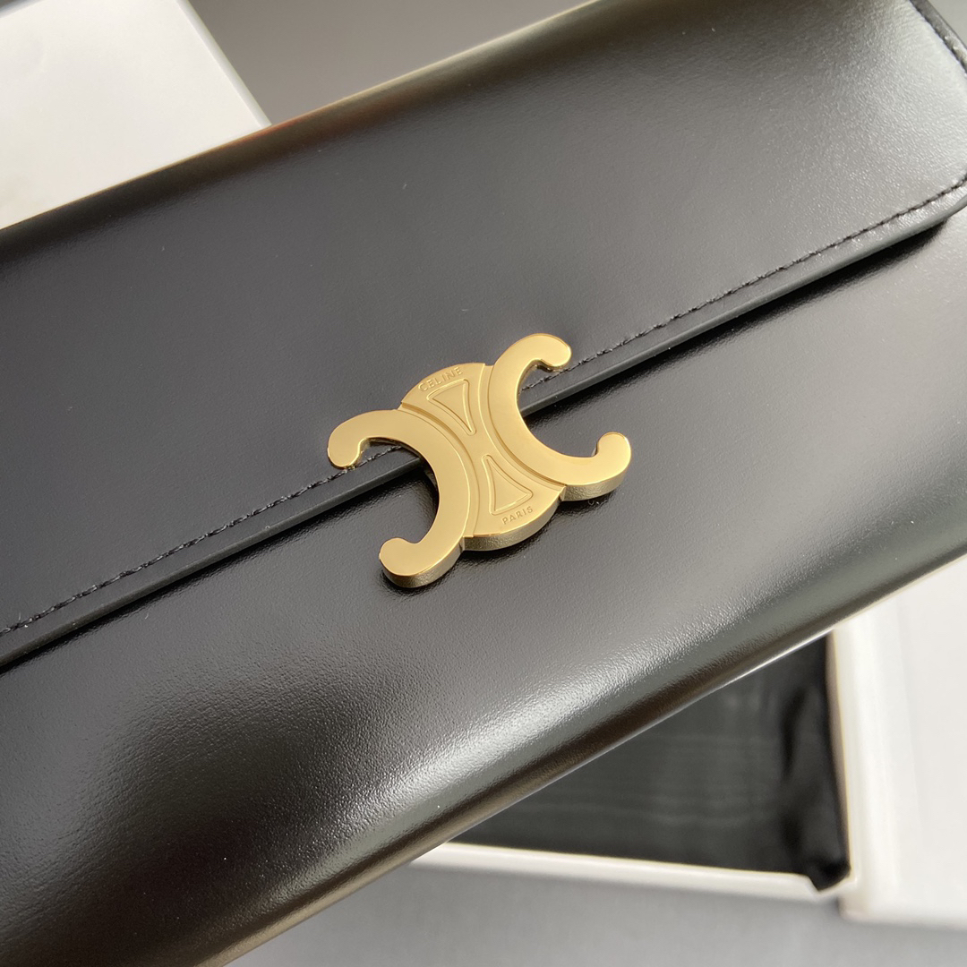 セリーヌ「Celine」TRIOMPHE光沢牛革財布