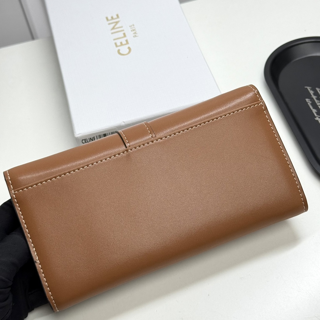 セリーヌ「Celine」ラージジップウォレット