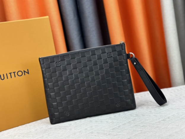 ルイ・ヴィトン「Louis Vuitton」エアログラム TAKEOFF ハンドポーチ