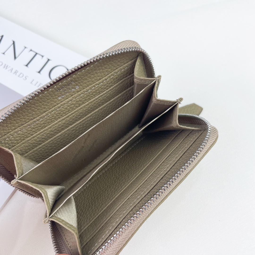 エルメス「Hermès」Silk'in ショートウォレット