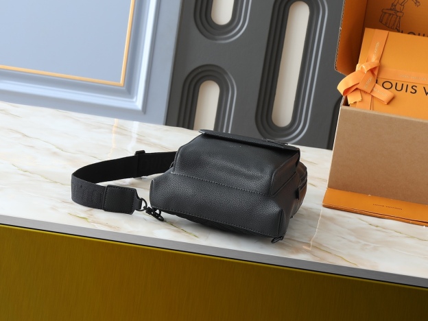 ルイ・ヴィトン「Louis Vuitton」パイロット チェストバッグ