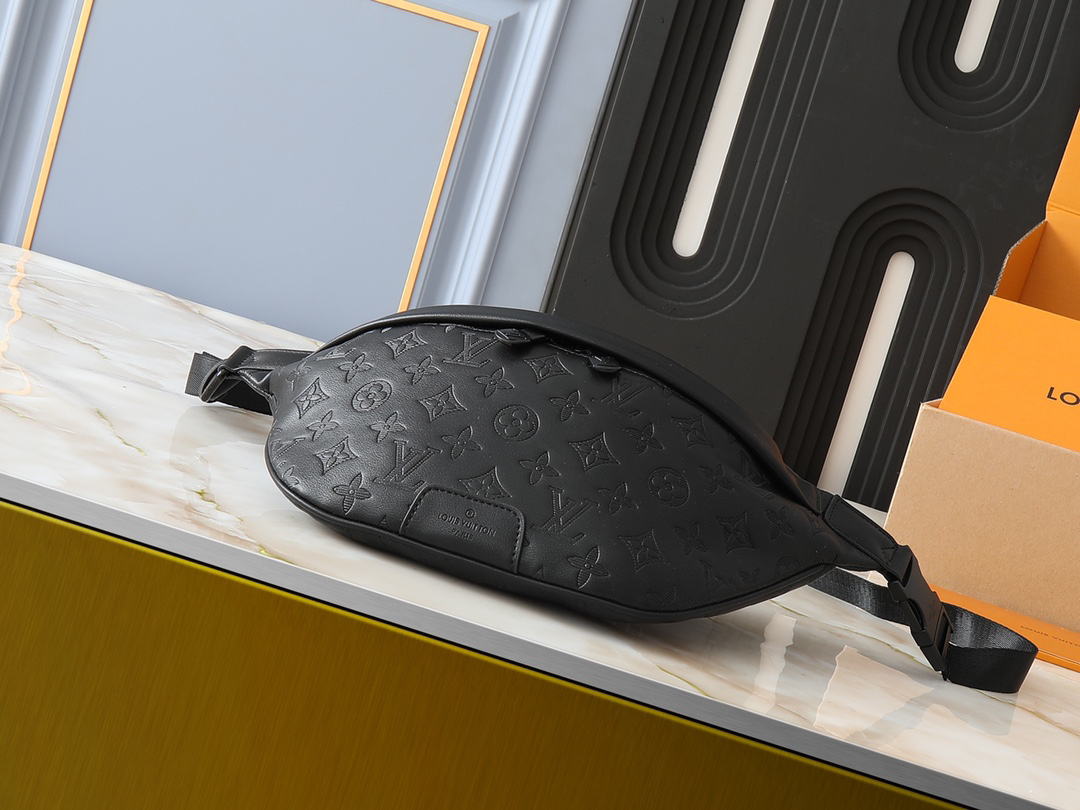 ルイ・ヴィトン「Louis Vuitton」Discovery チェストバッグ＆ウエストバッグ