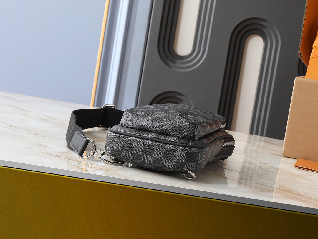 ルイ・ヴィトン「Louis Vuitton」Avenue スモールクラッチバッグ