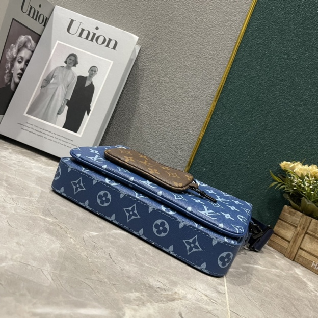 ルイ・ヴィトン「Louis Vuitton」新作 Trio メッセンジャーバッグ