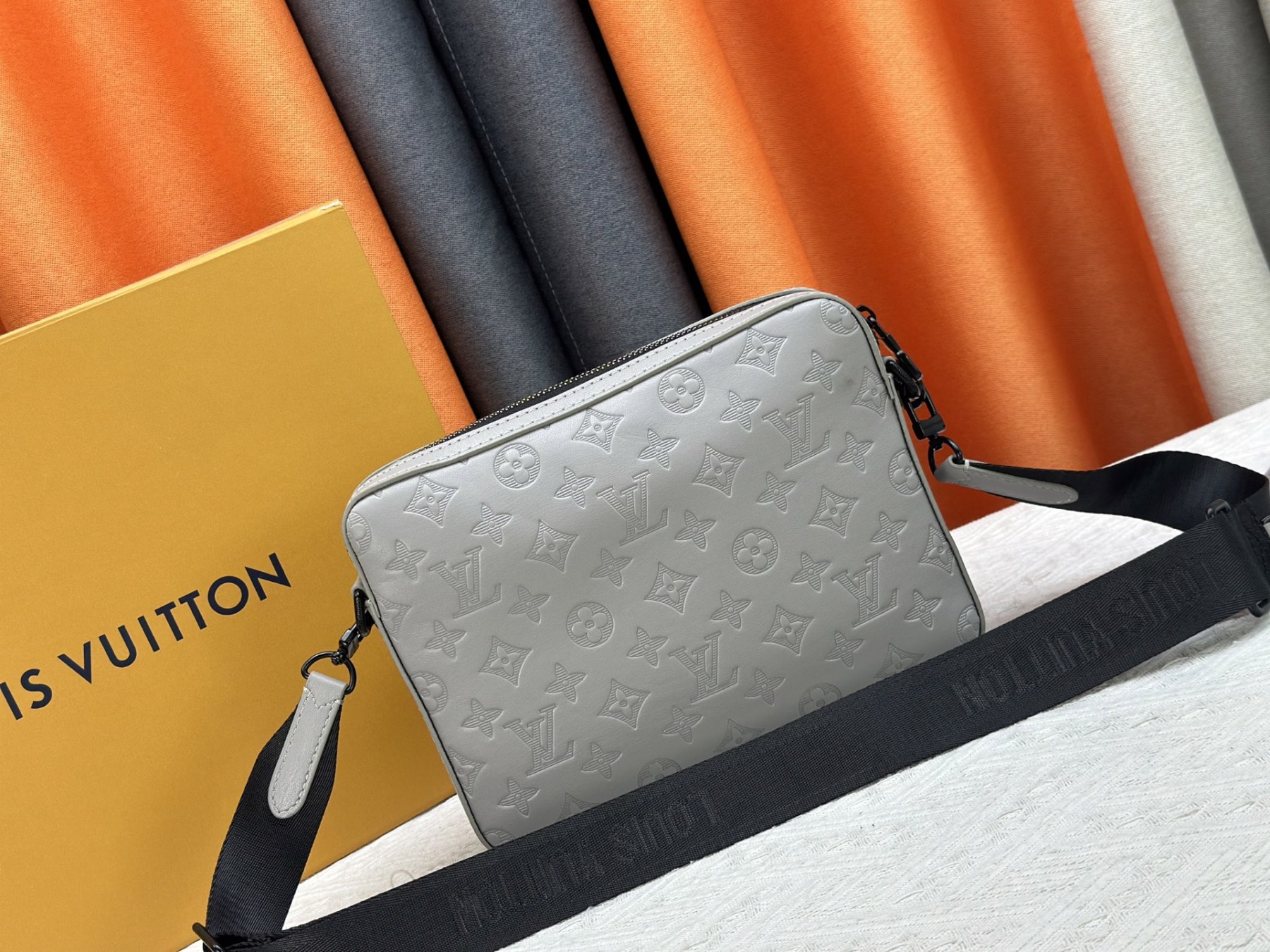 ルイ・ヴィトン「Louis Vuitton」新作 Trio メッセンジャーバッグ