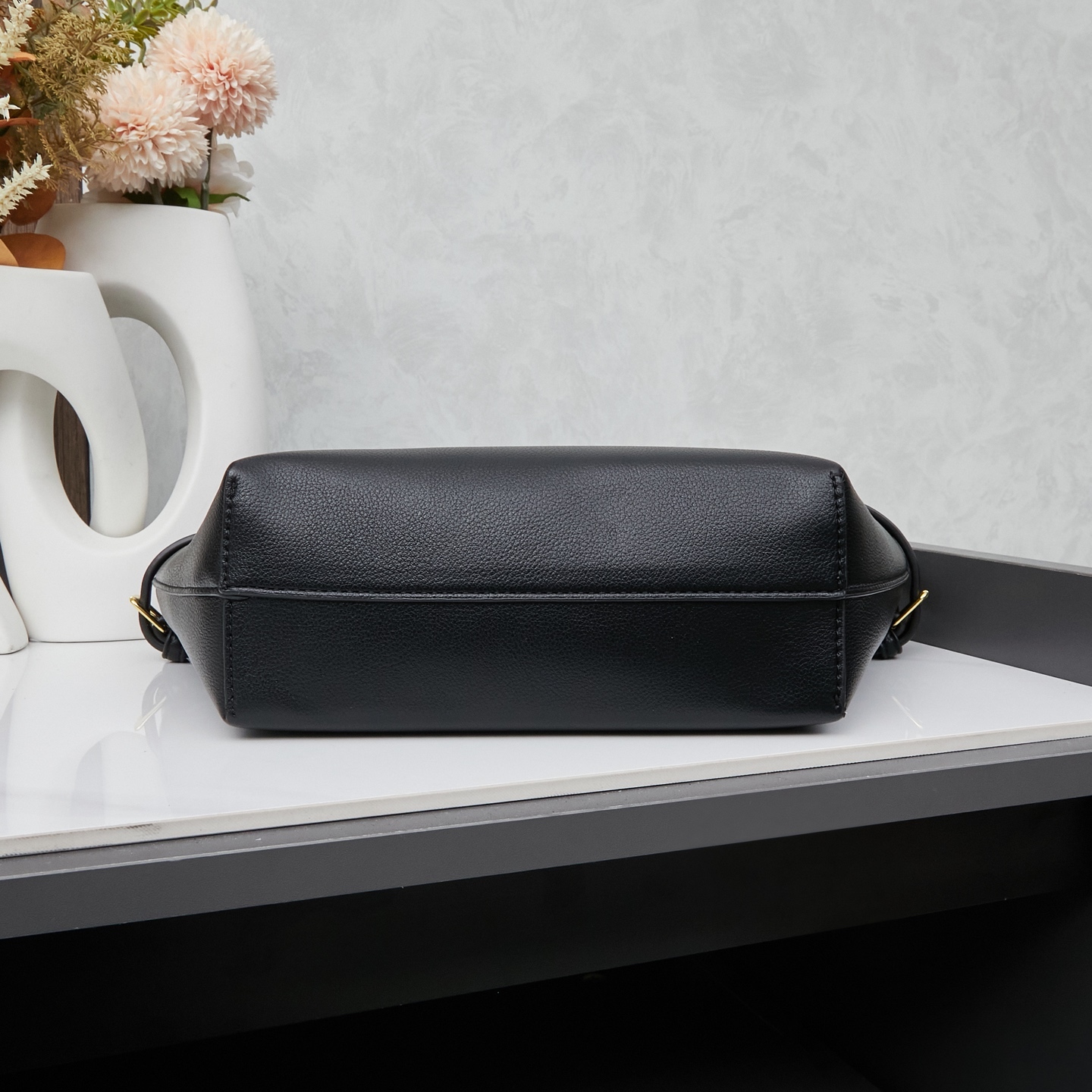 セリーヌ「Celine」TRIOMPHE レザー トートバッグ