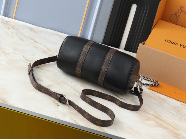 ルイ・ヴィトン キーポル･バンドリエール 25