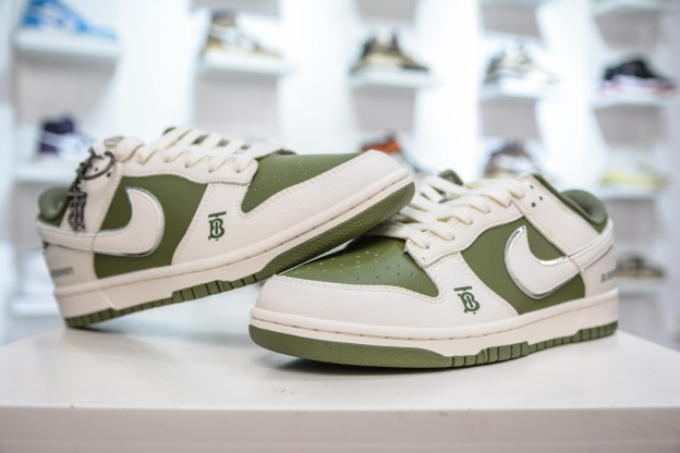 「コラボモデル」Burberry x NikeSB ダンク ロー ボーバリー コラボ 低帮スニーカー