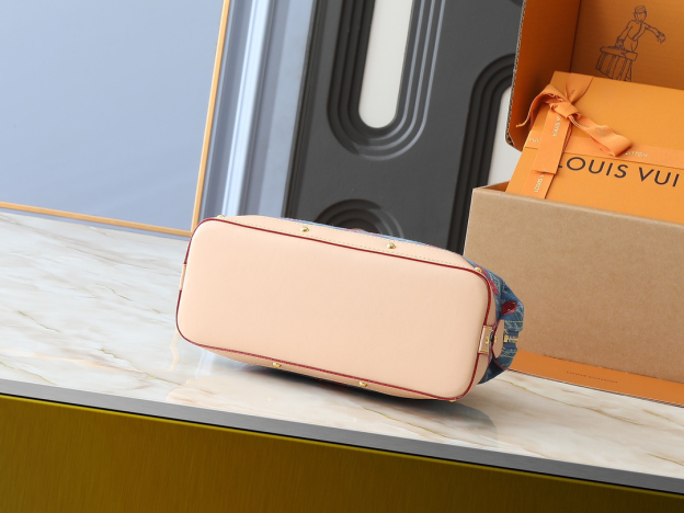 ルイ・ヴィトン LV x TM ポシェット･コスメティック GM