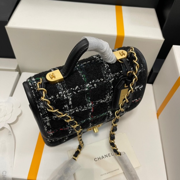 シャネル「Chanel」ウールツイード メッセンジャーバッグ