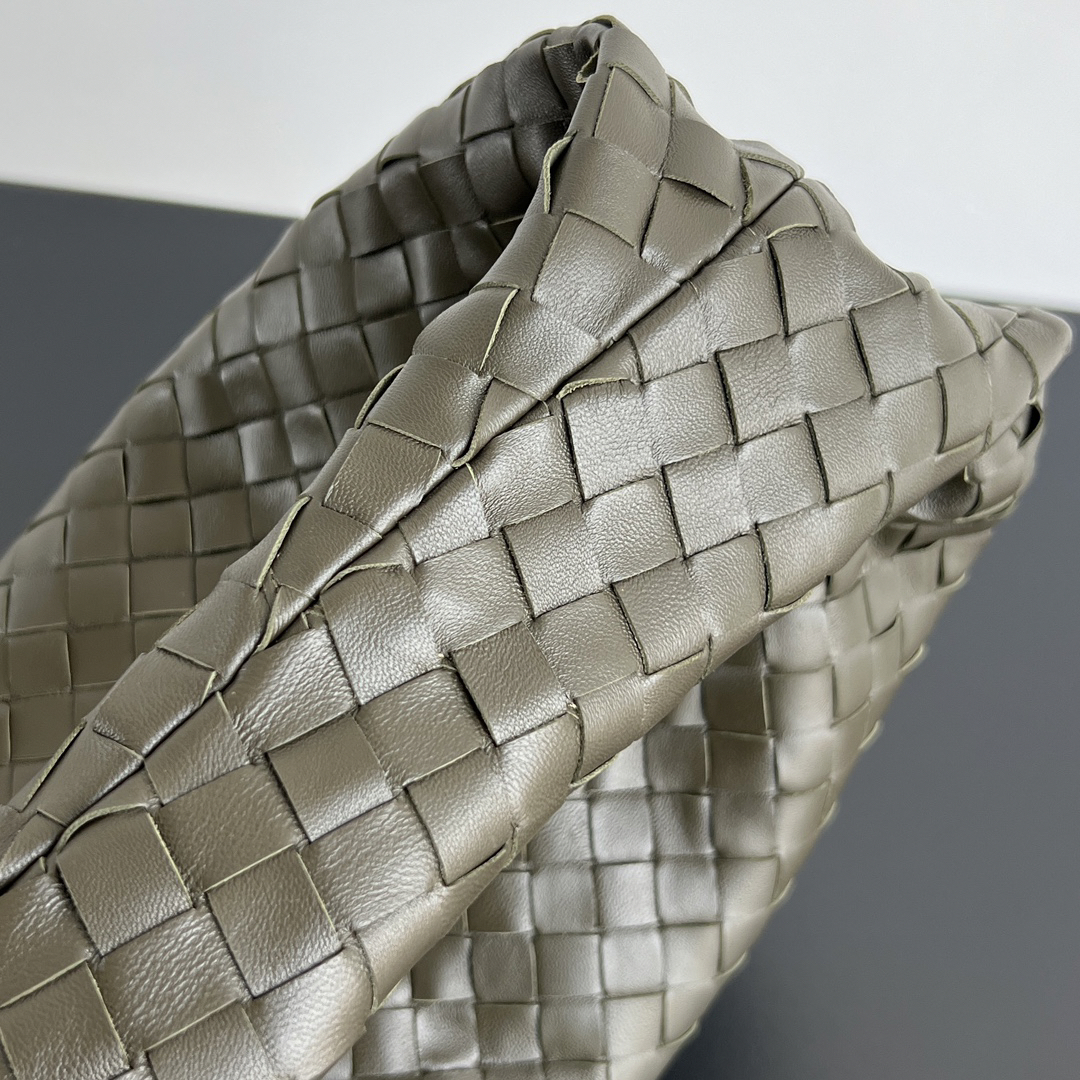 ボッテガ・ヴェネタ「Bottega Veneta」Jodie ラージトート