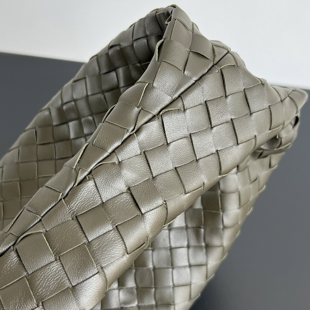 ボッテガ・ヴェネタ「Bottega Veneta」Jodie ラージトート