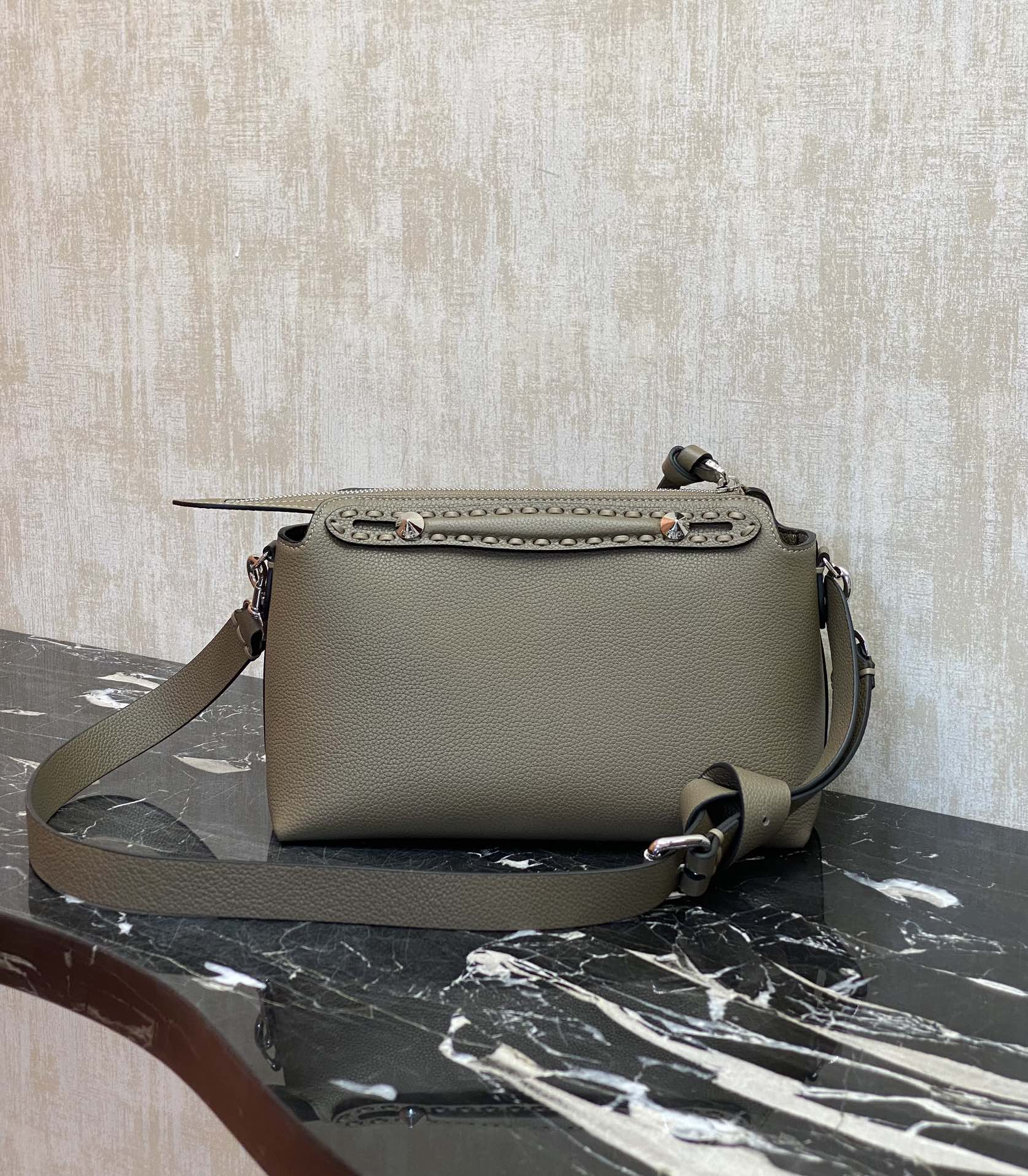 フェンディ「Fendi」ボストン ハンドバッグ