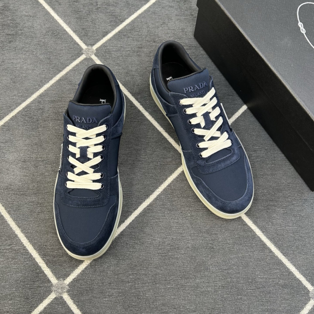 プラダ「Prada」メンズ スポーツ スニーカー