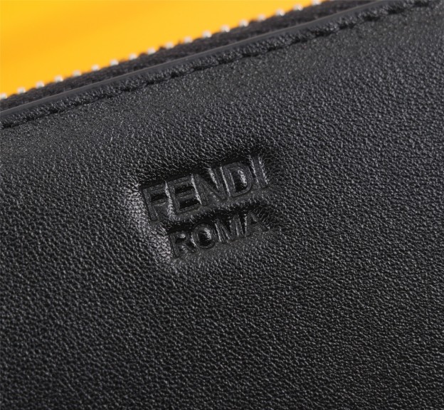 フェンディ「Fendi」FENDI Eyes ジップウォレット